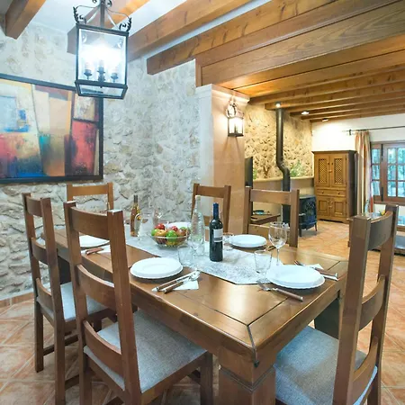 Villa Owl Plomer - 2 Min Walk To The Old Town *