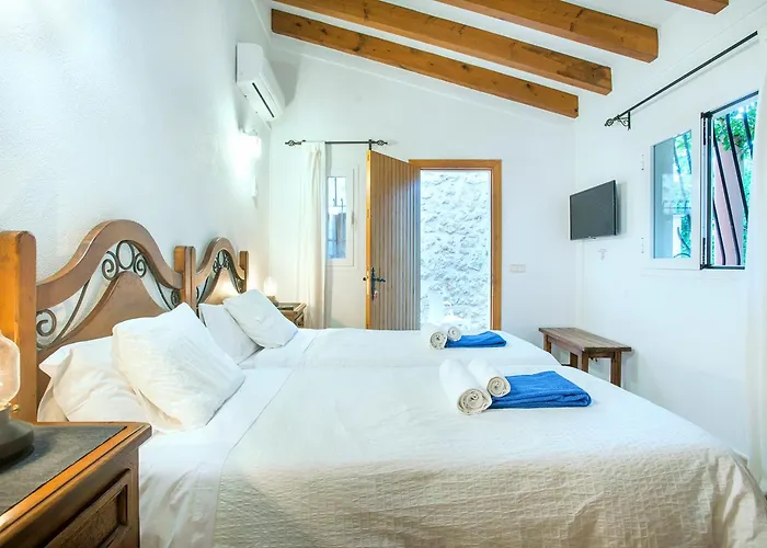 Owl Plomer - 2 Min Walk To The Old Town Villa